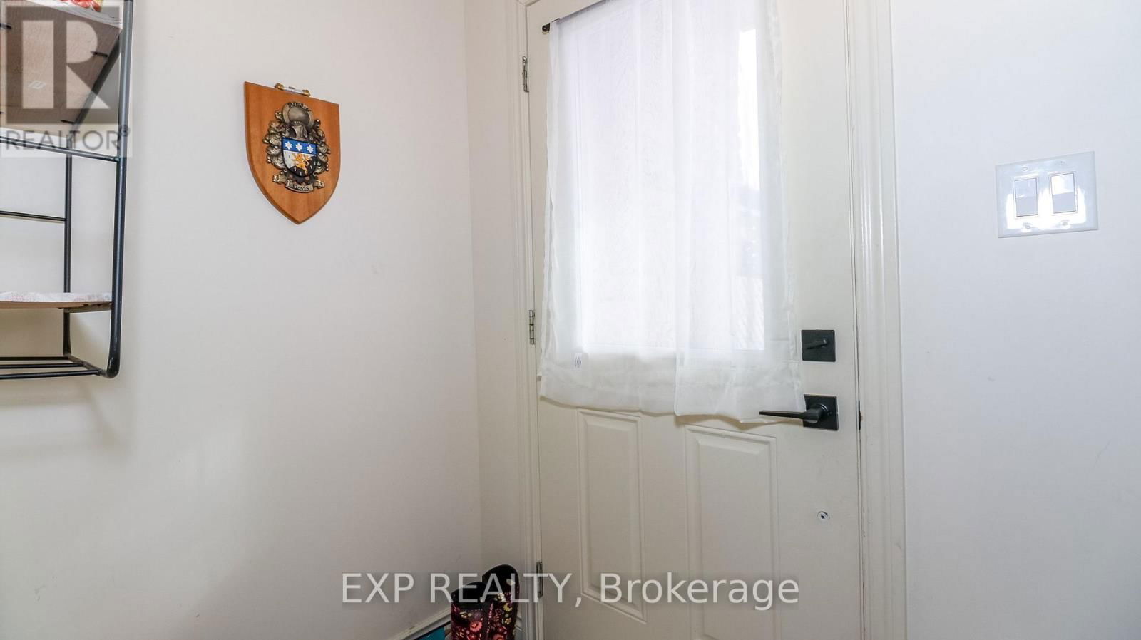 23 - 125 HURONIA ROAD Image 7