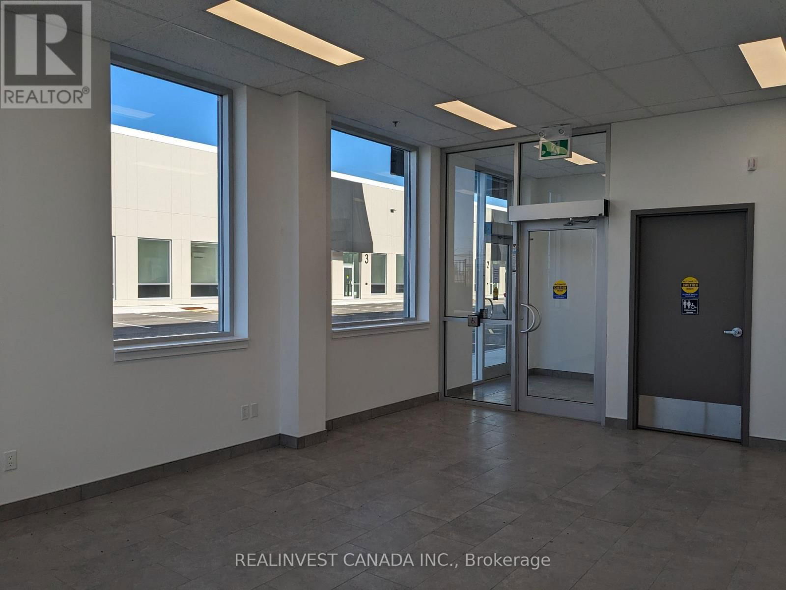 6 - 241 KING STREET Image 3