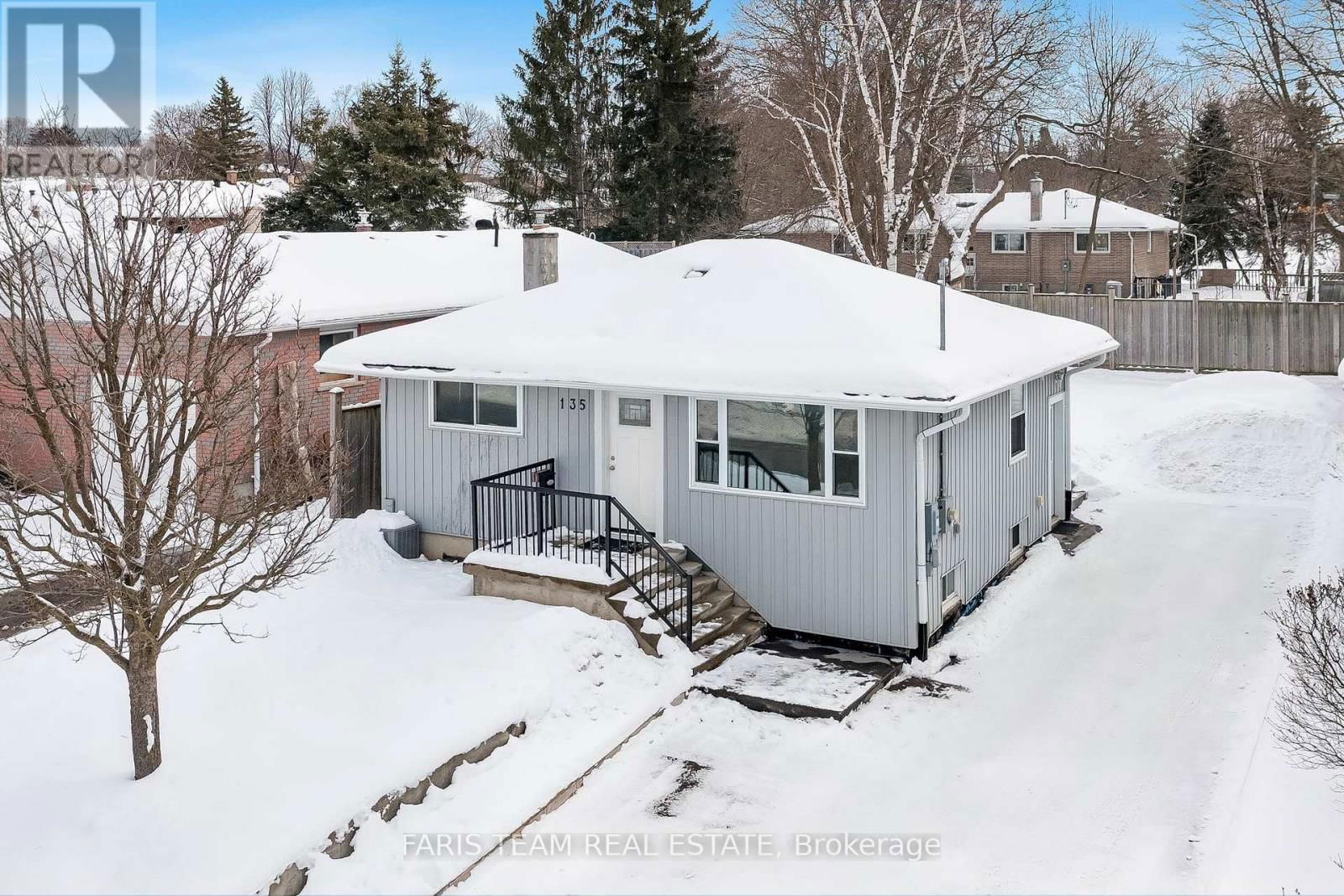 135 GUNN STREET Image 1