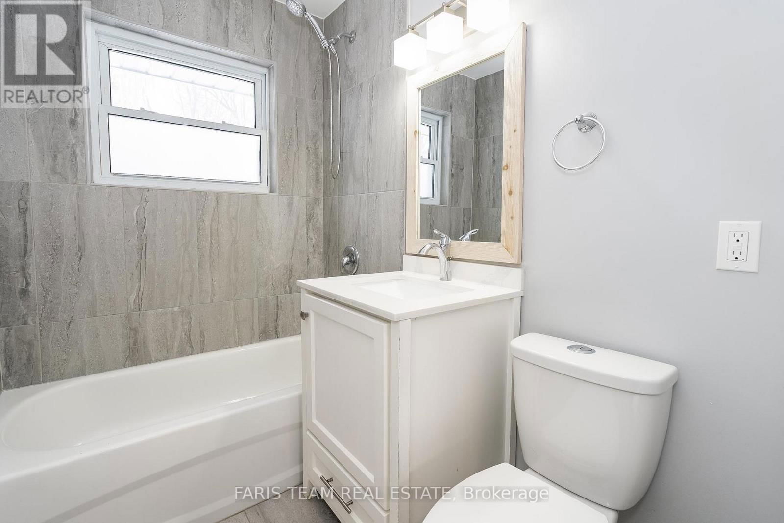 135 GUNN STREET Image 10