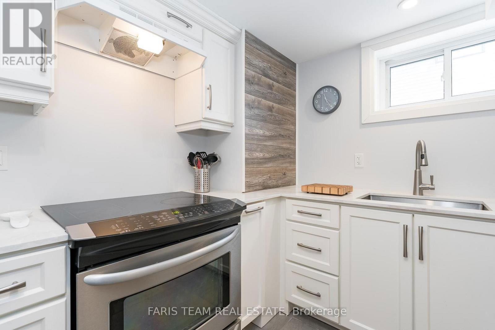 135 GUNN STREET Image 14