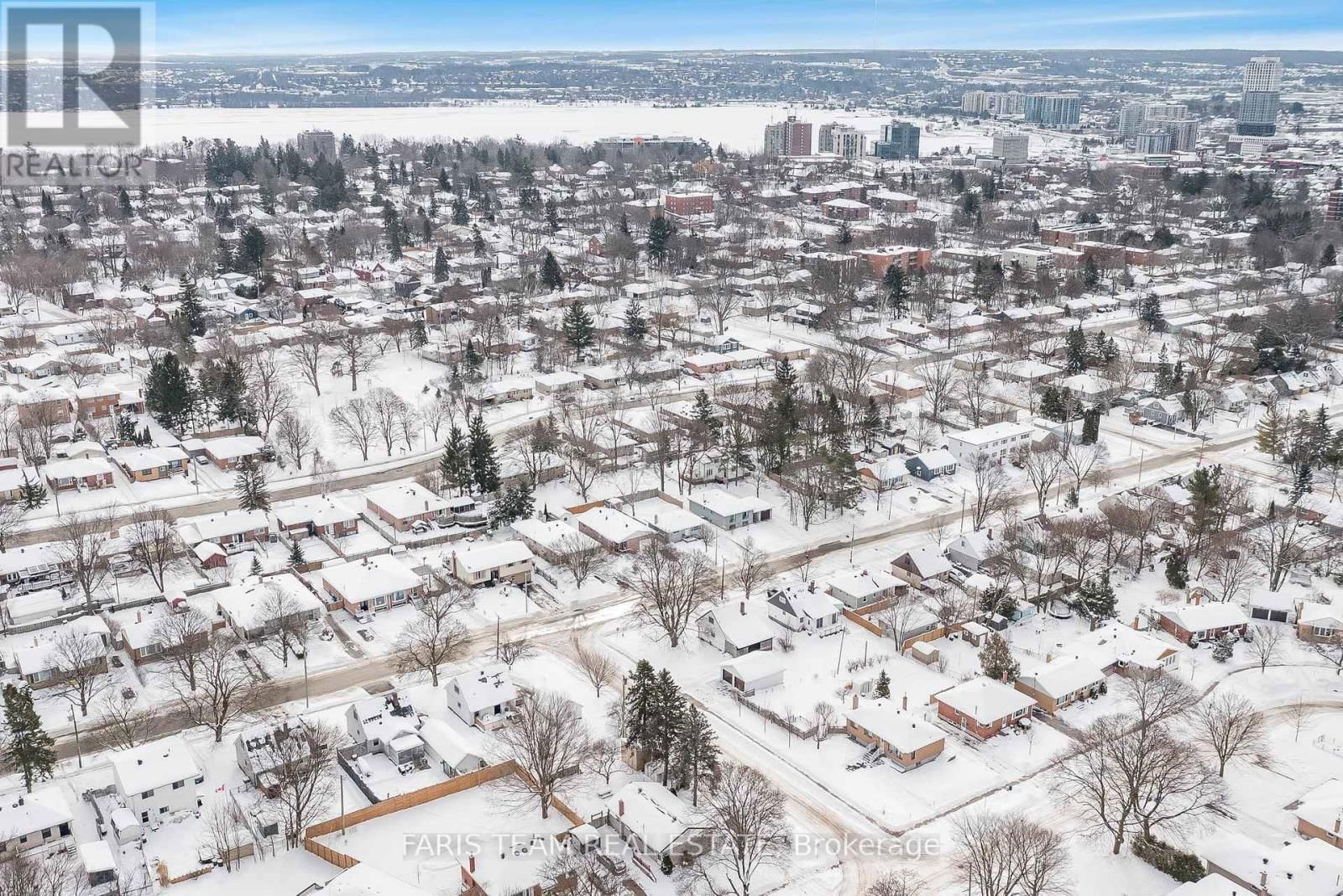 135 GUNN STREET Image 21