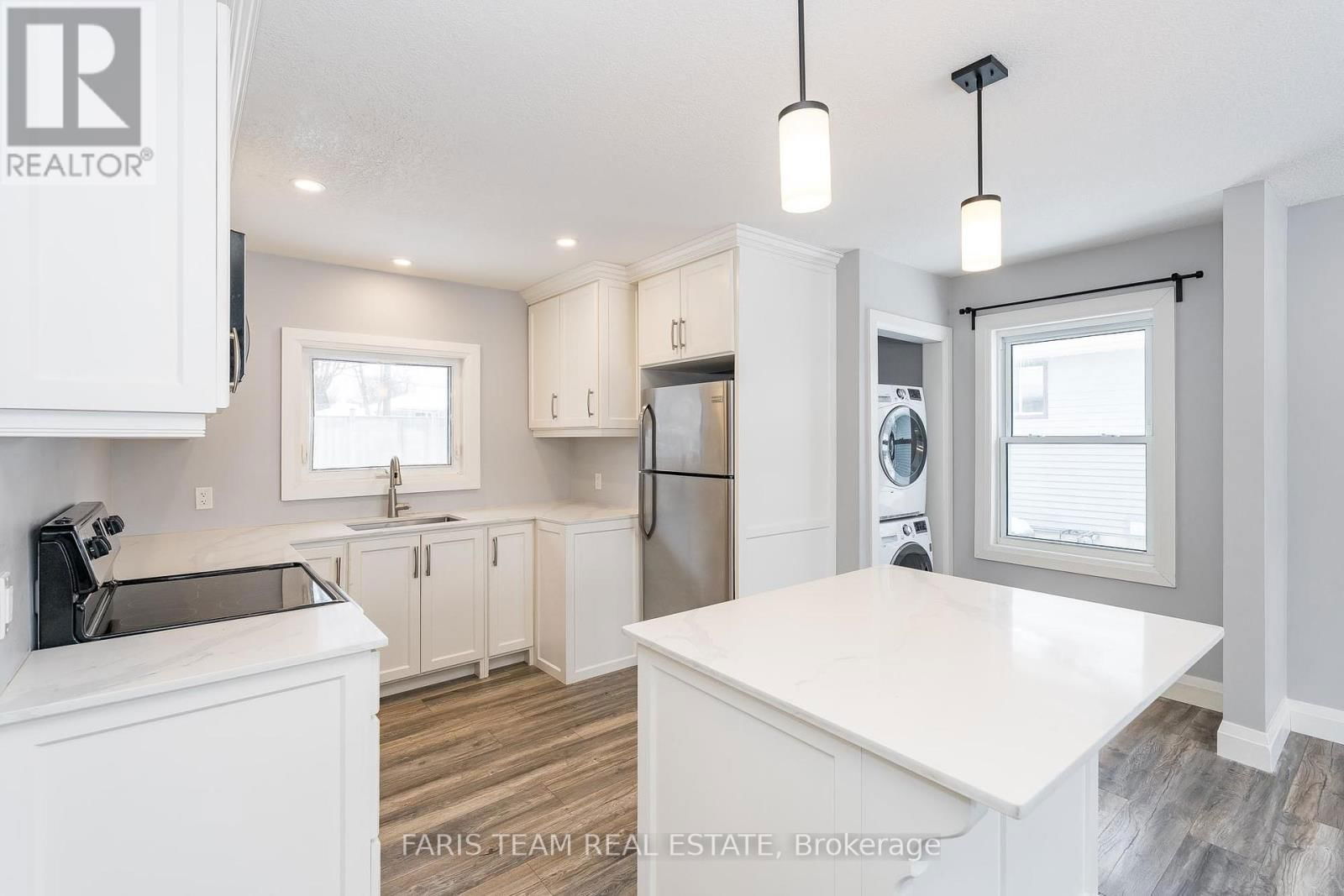 135 GUNN STREET Image 3