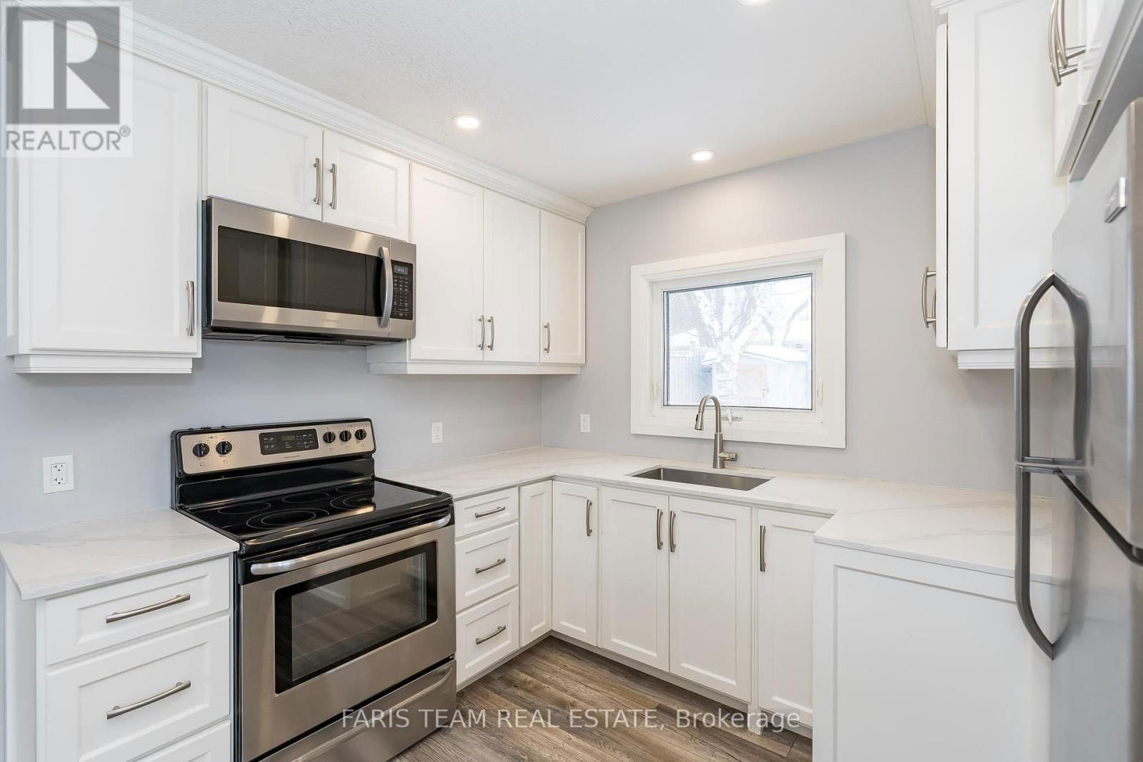 135 GUNN STREET Image 4