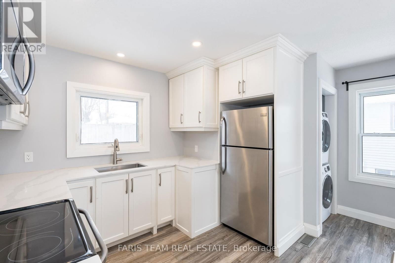 135 GUNN STREET Image 5