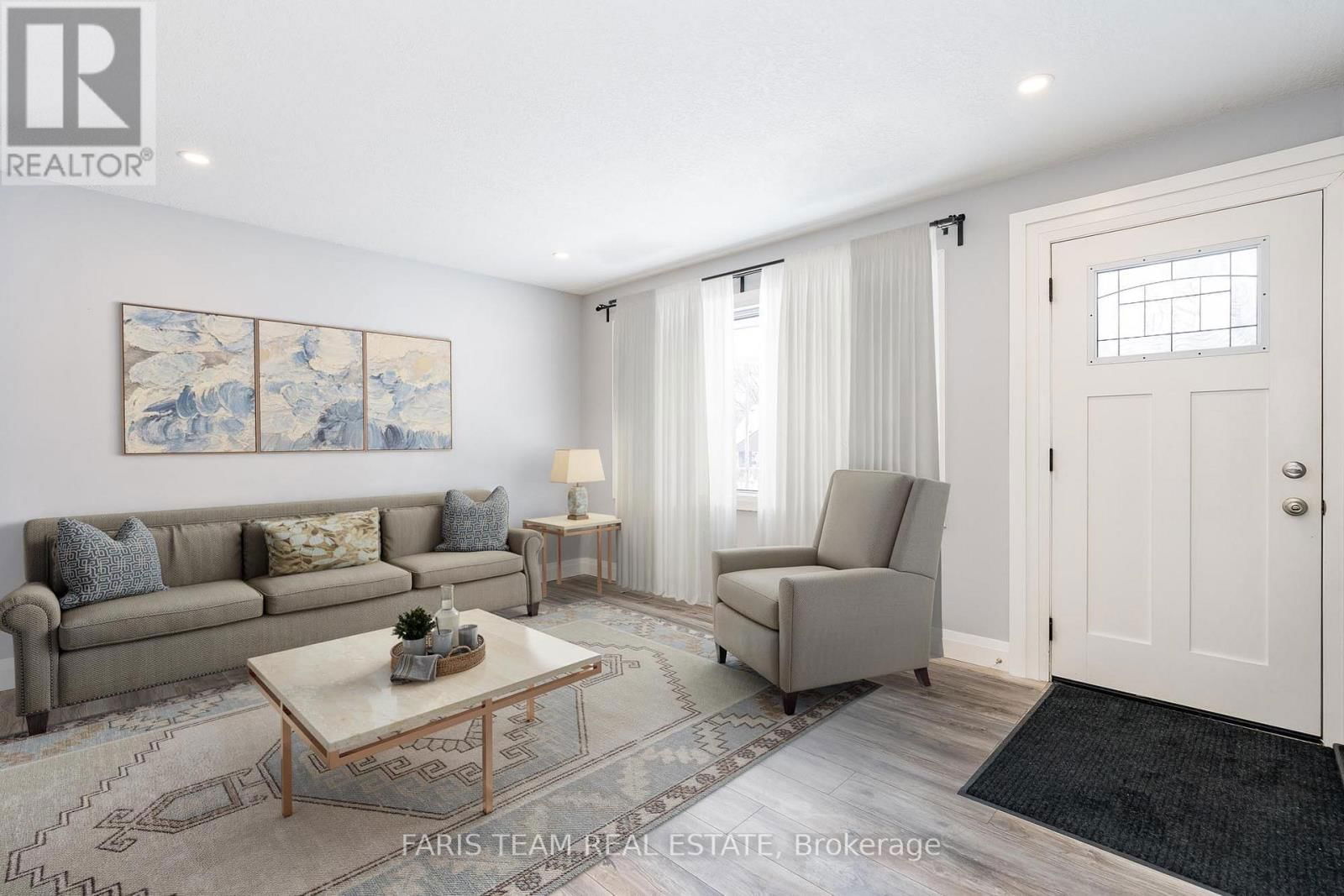 135 GUNN STREET Image 6
