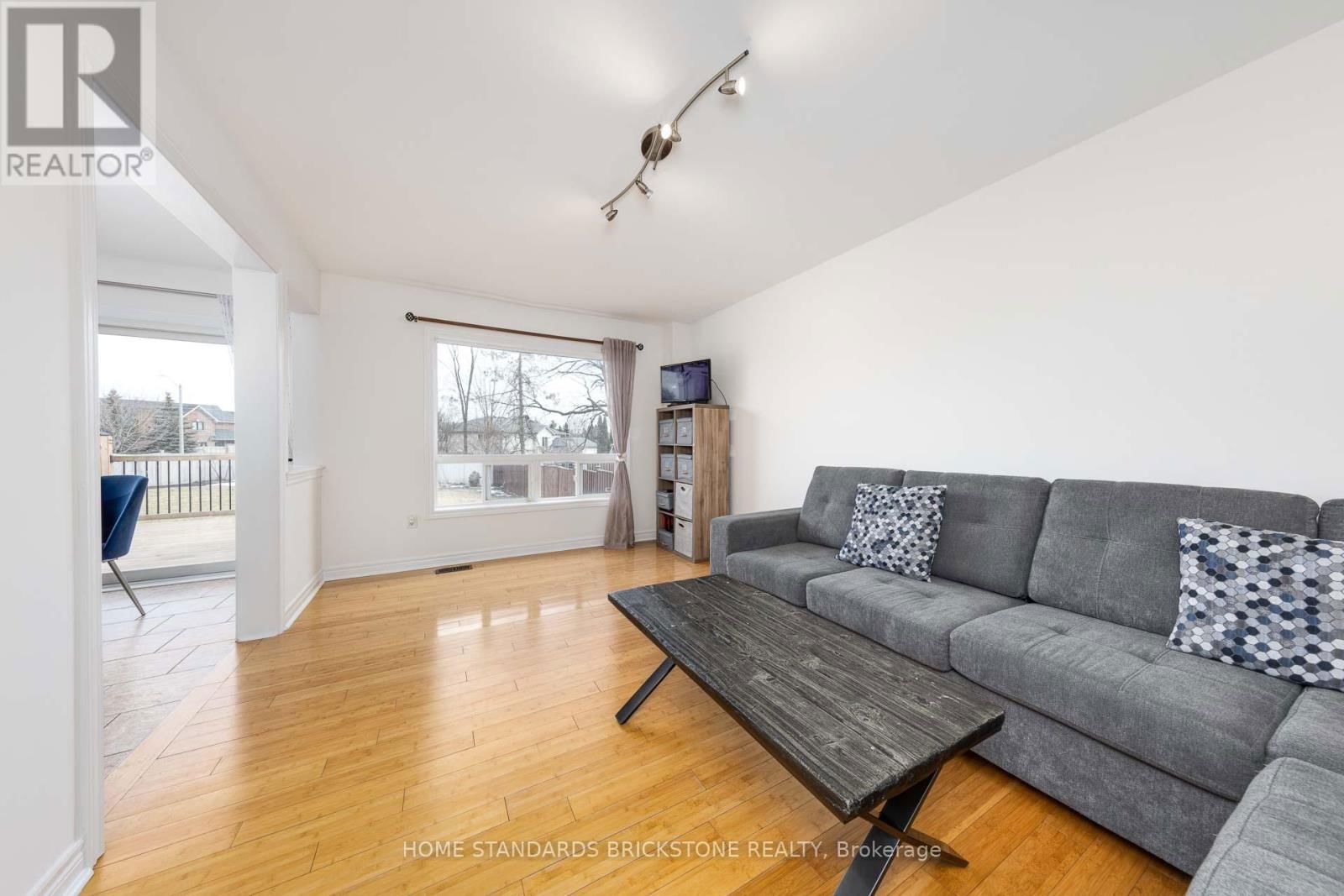 37 LAKE CRES STREET Image 10