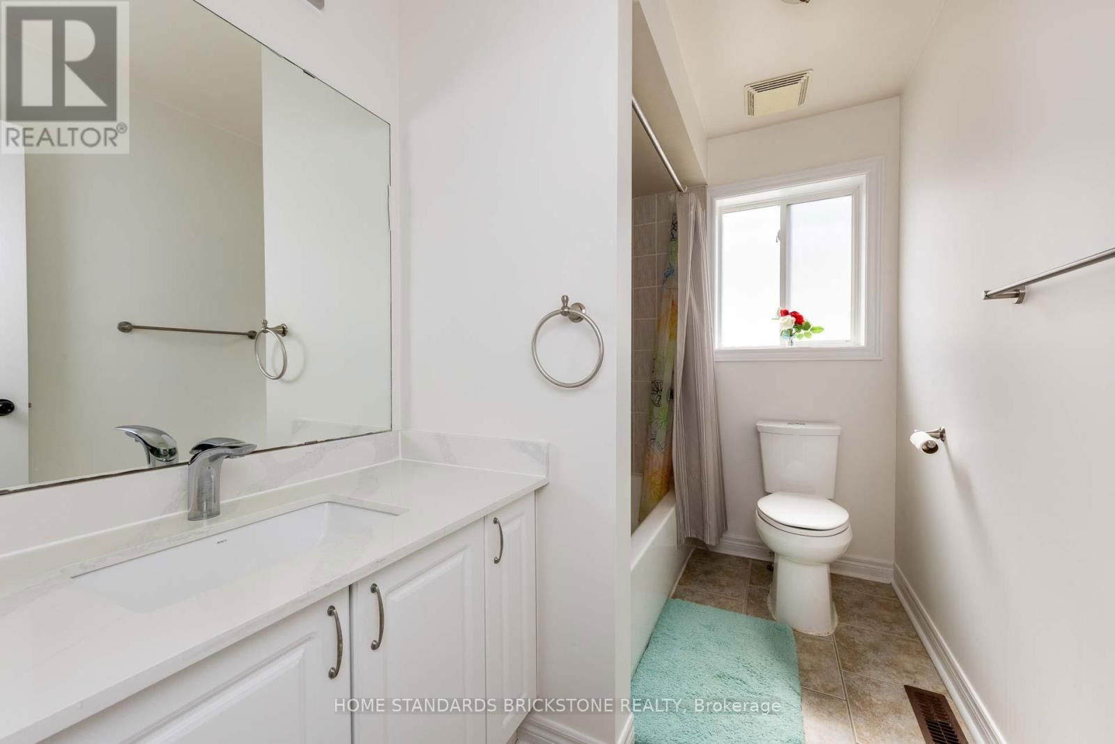 37 LAKE CRES STREET Image 19
