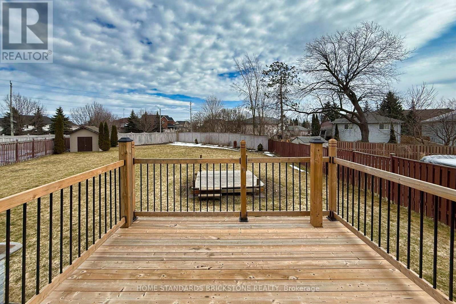 37 LAKE CRES STREET Image 23