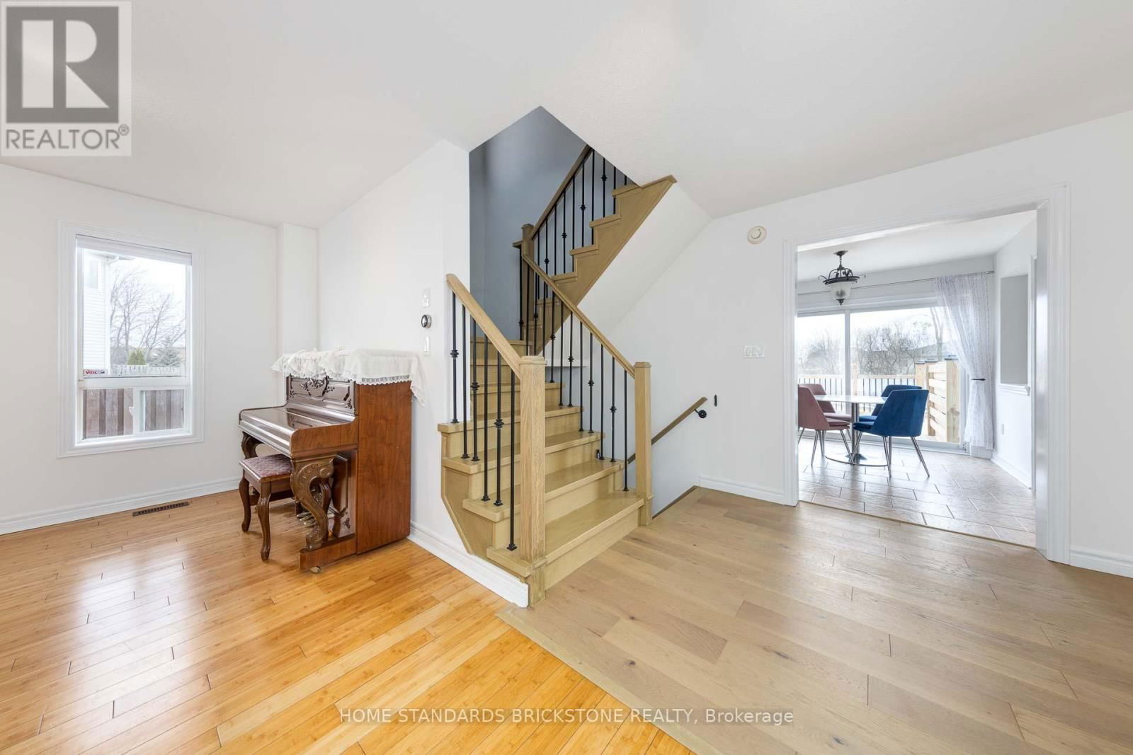 37 LAKE CRES STREET Image 7