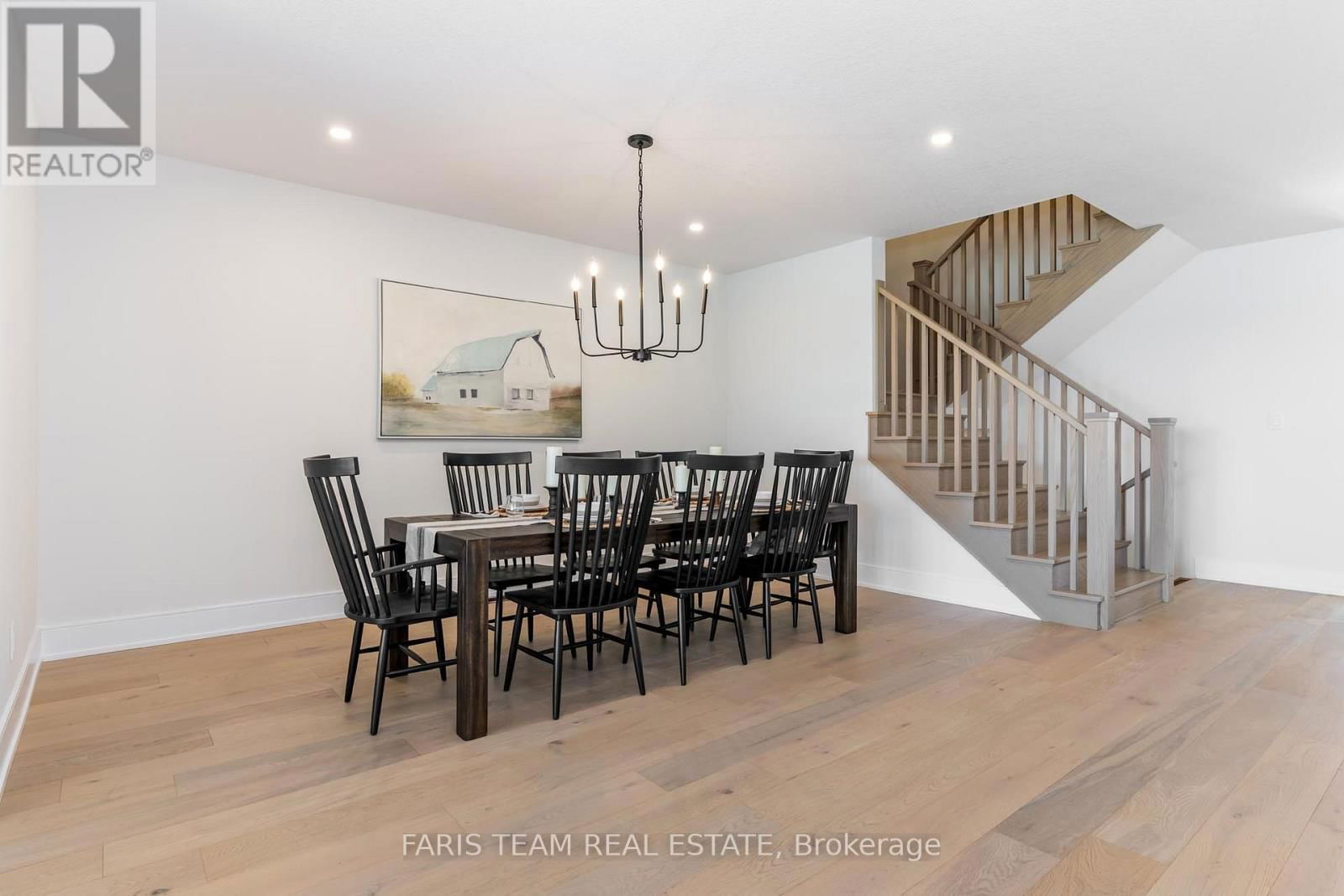 96 WAVERLY HEIGHTS Image 11