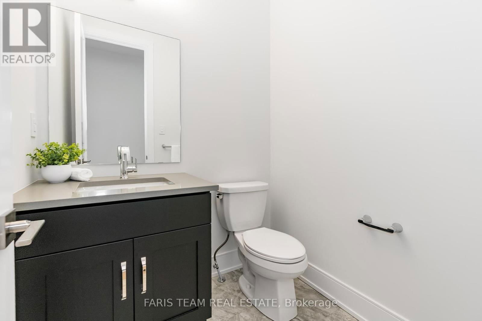 96 WAVERLY HEIGHTS Image 12