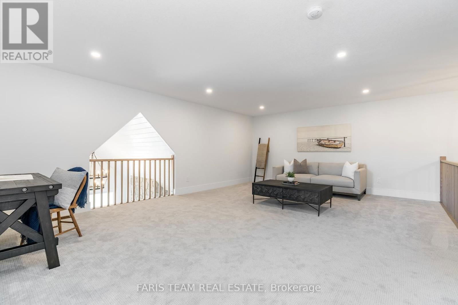 96 WAVERLY HEIGHTS Image 21