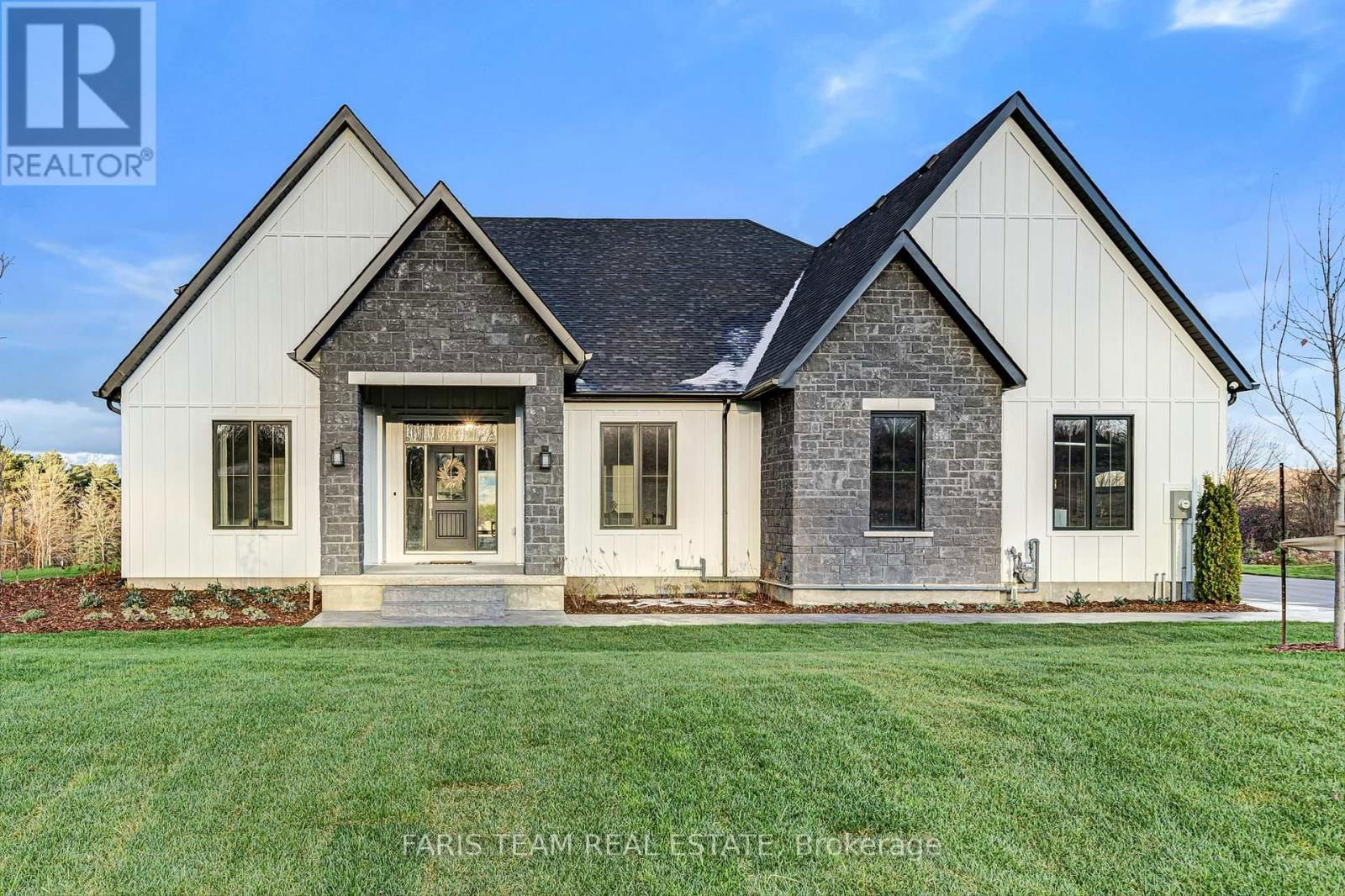 96 WAVERLY HEIGHTS Image 5