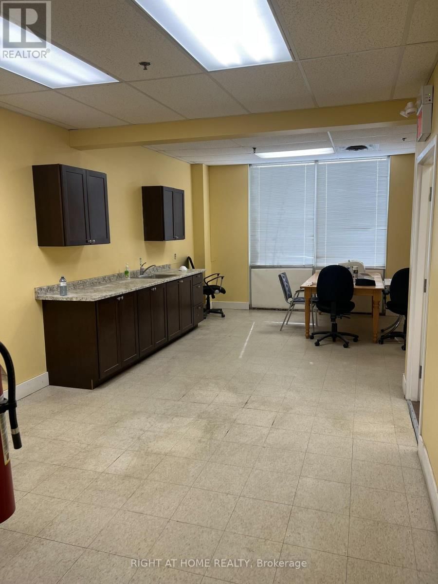 3 - 256 HUGHES ROAD Image 6