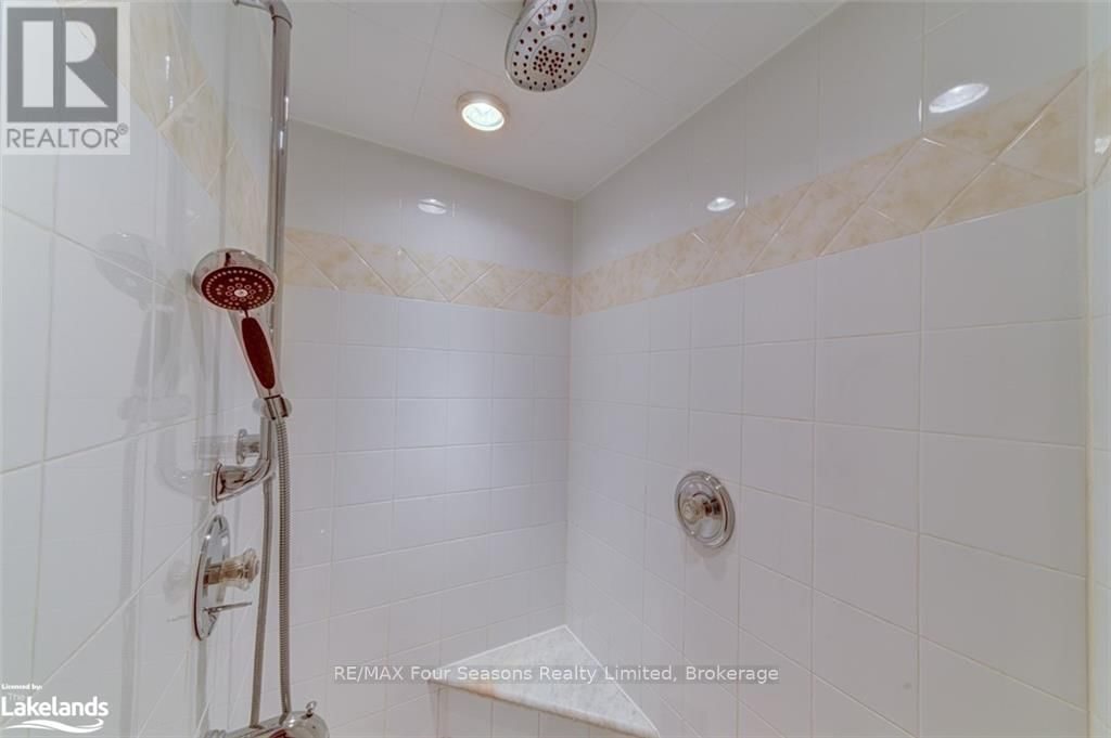 13 BELCHER STREET Image 27
