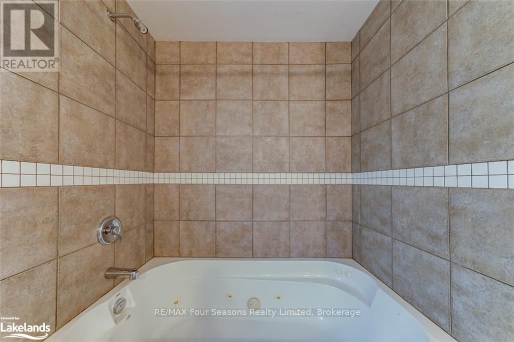 13 BELCHER STREET Image 34