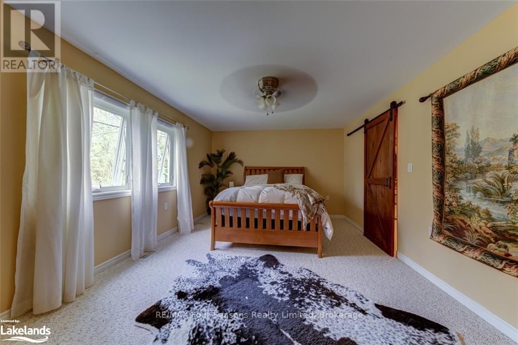 13 BELCHER STREET Image 35