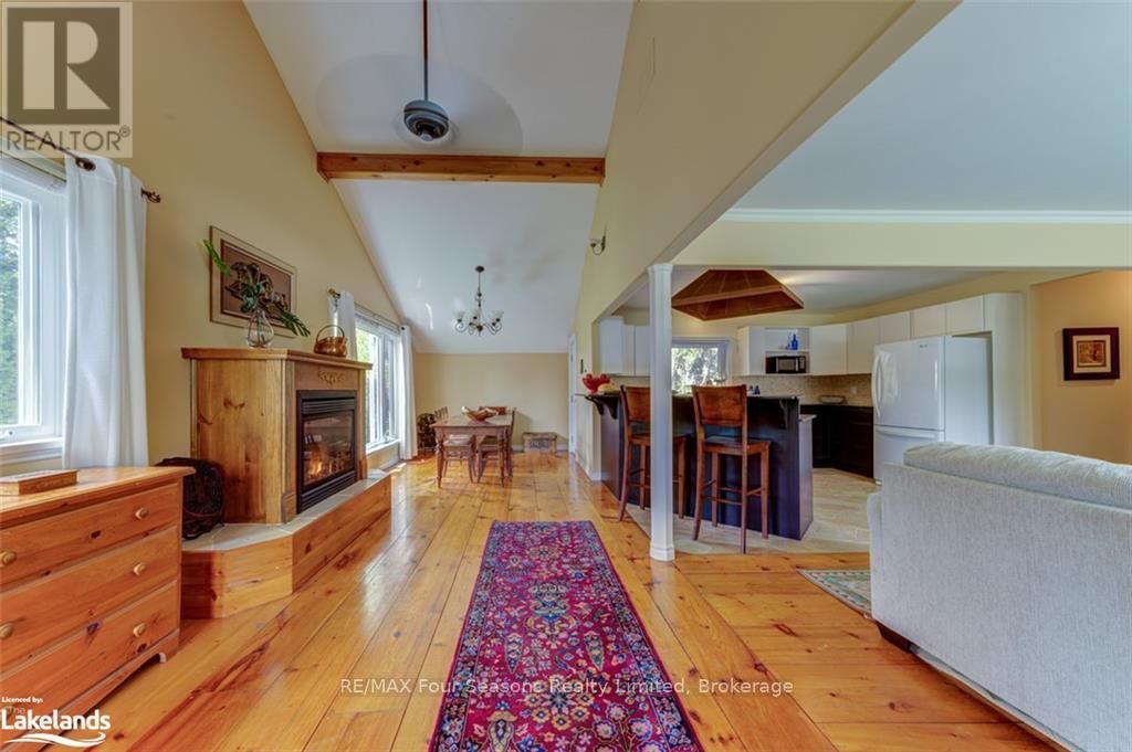 13 BELCHER STREET Image 7