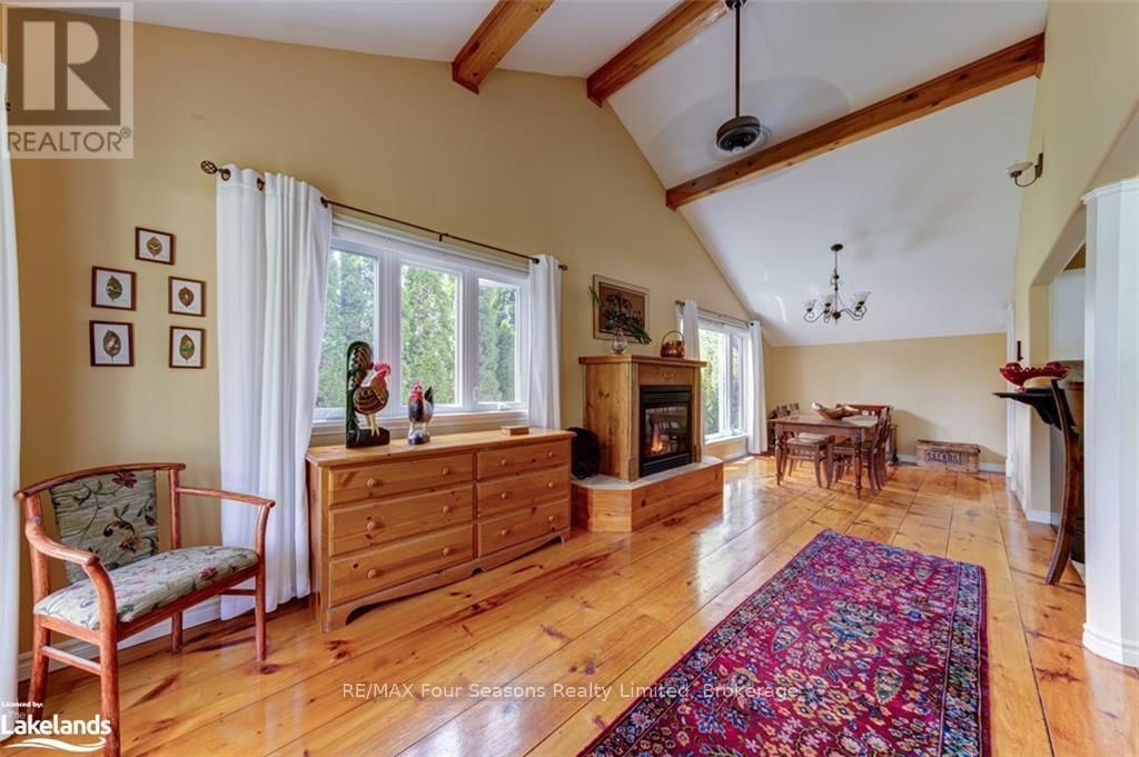 13 BELCHER STREET Image 8