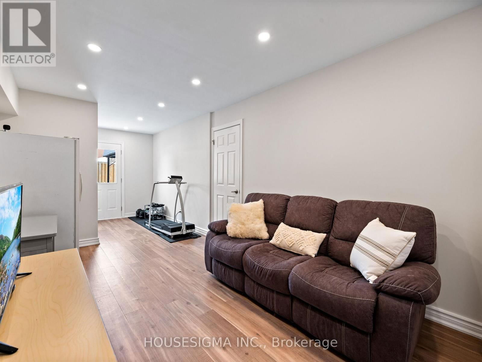 10 WILLOW DRIVE Image 14