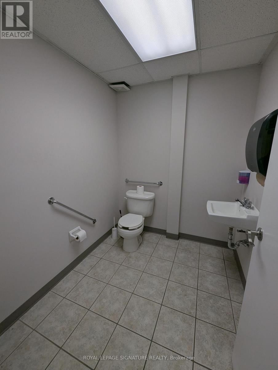Unit E - 570 BRYNE DRIVE Image 12