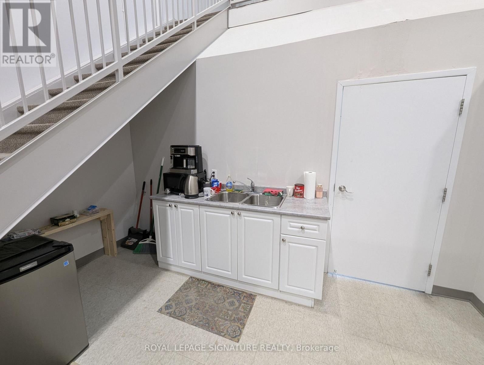 Unit E - 570 BRYNE DRIVE Image 19
