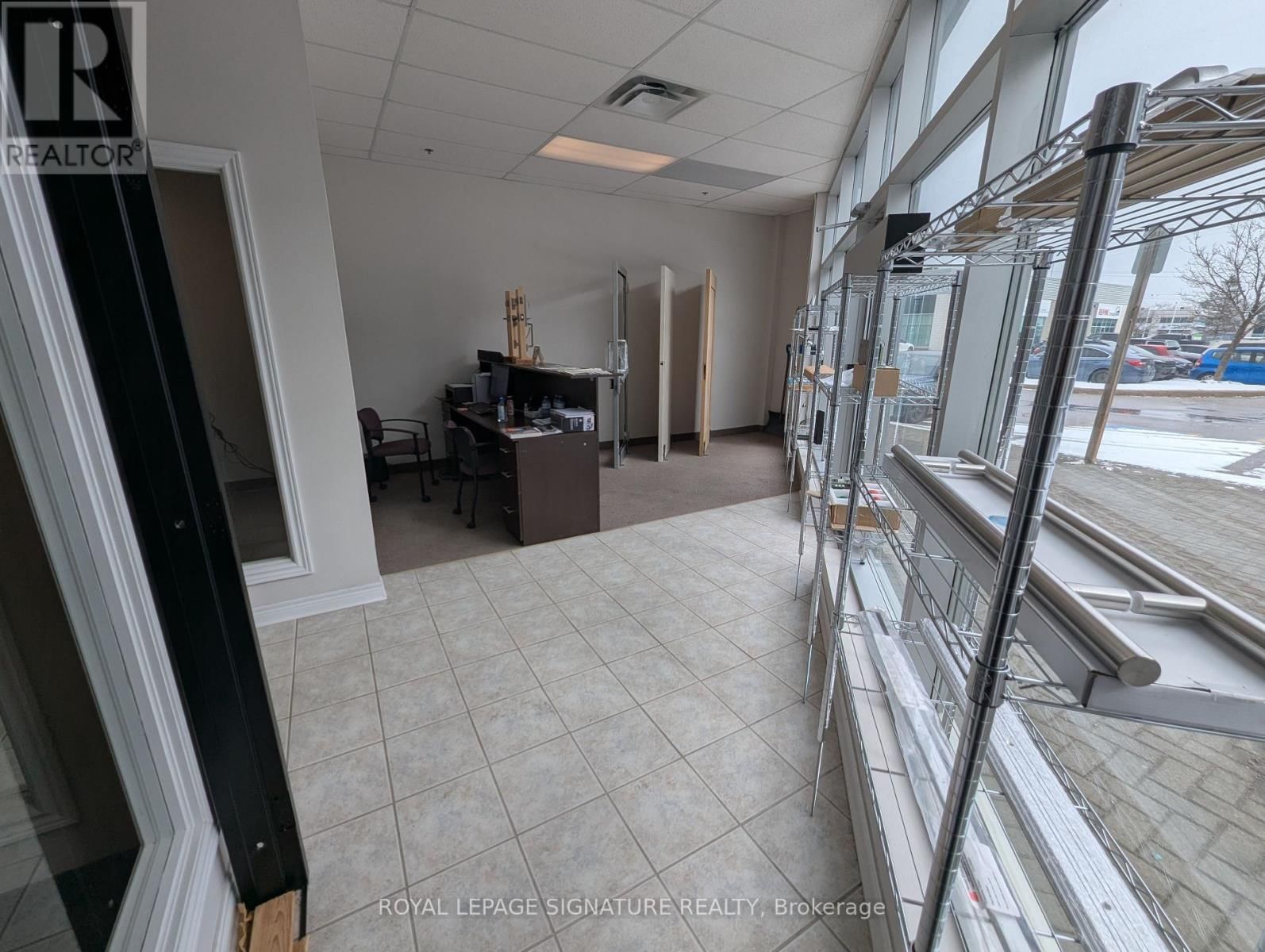 Unit E - 570 BRYNE DRIVE Image 2