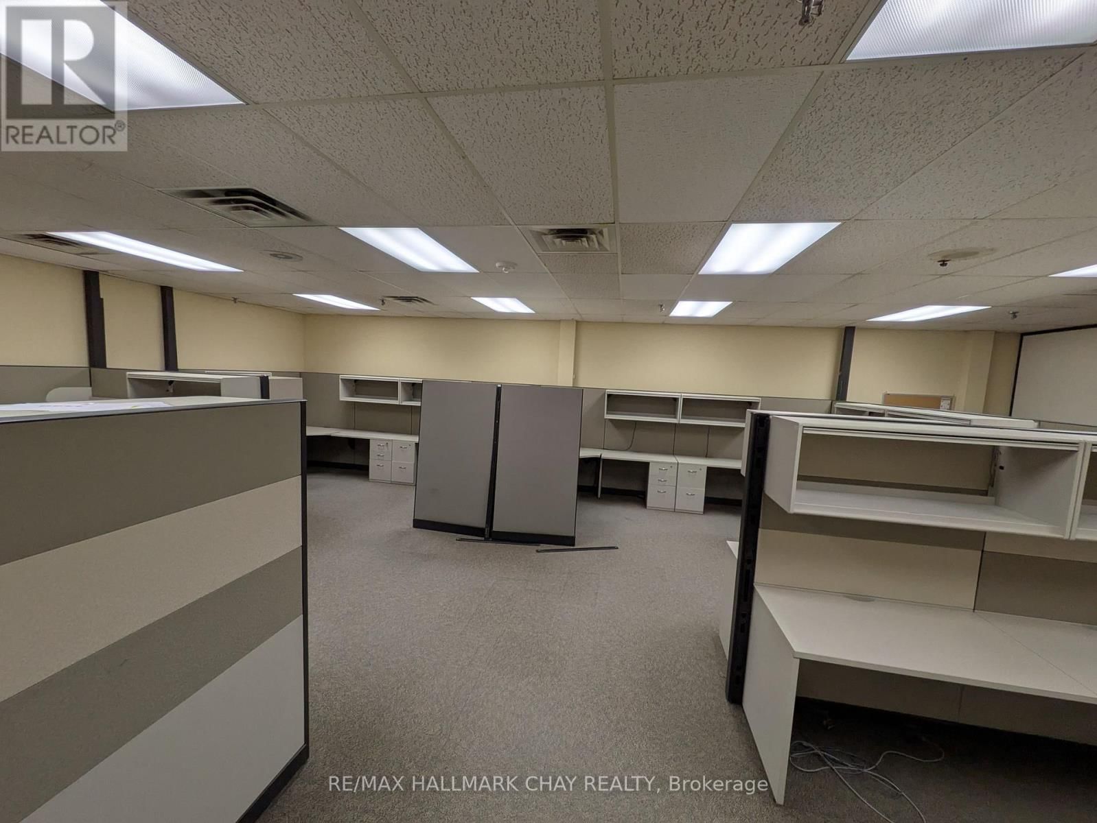 J - 279 BAYVIEW DRIVE Image 12