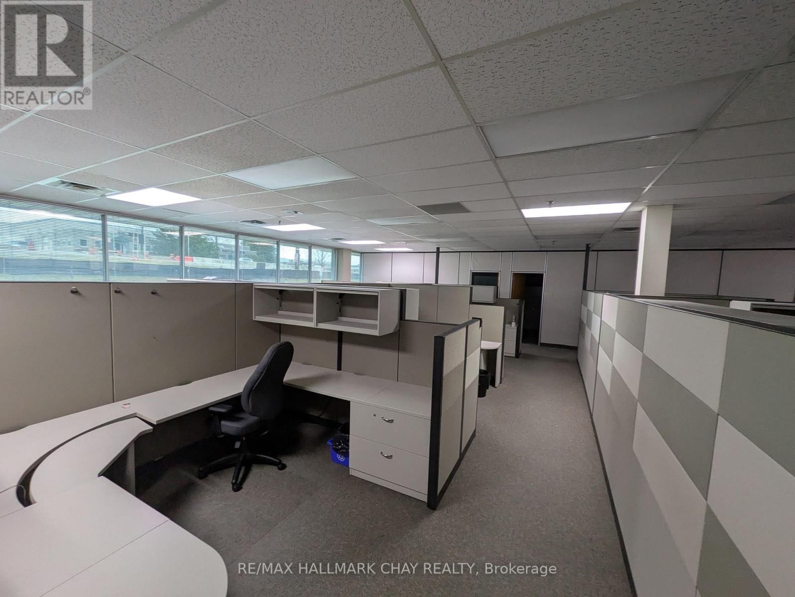 J - 279 BAYVIEW DRIVE Image 9