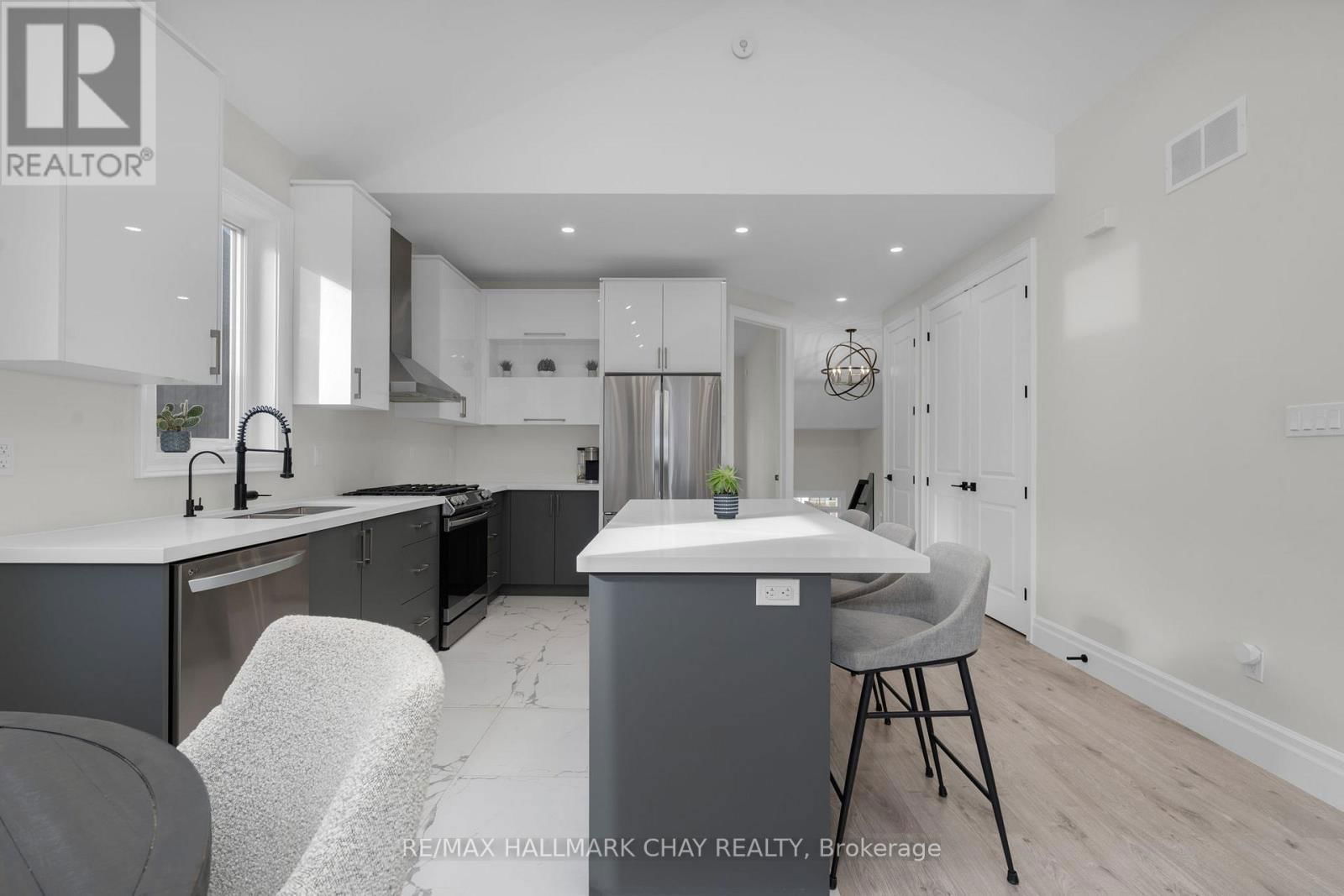 471 MOSLEY STREET Image 10