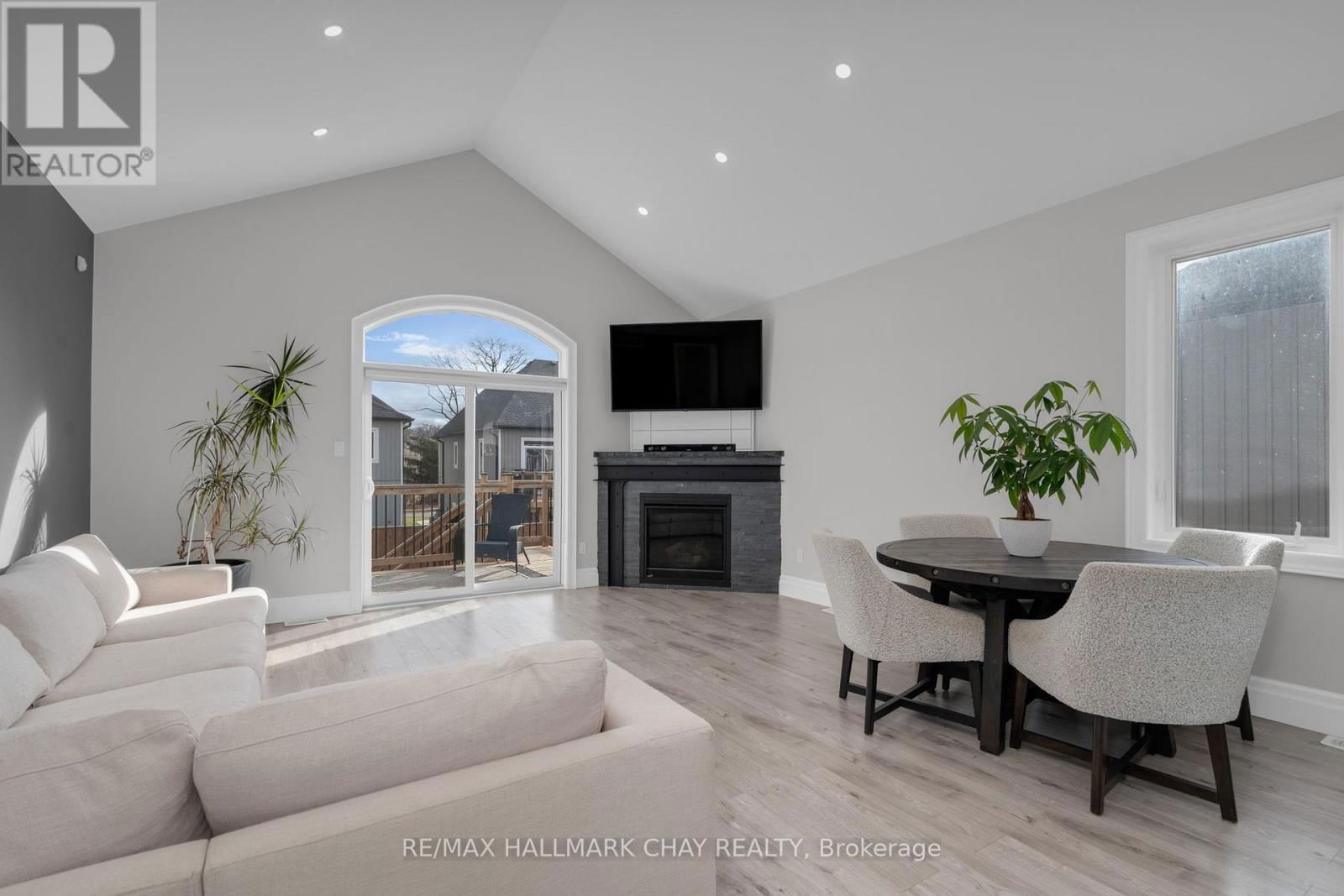 471 MOSLEY STREET Image 11