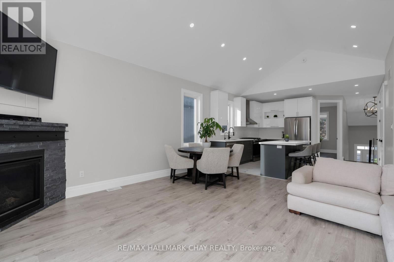 471 MOSLEY STREET Image 13