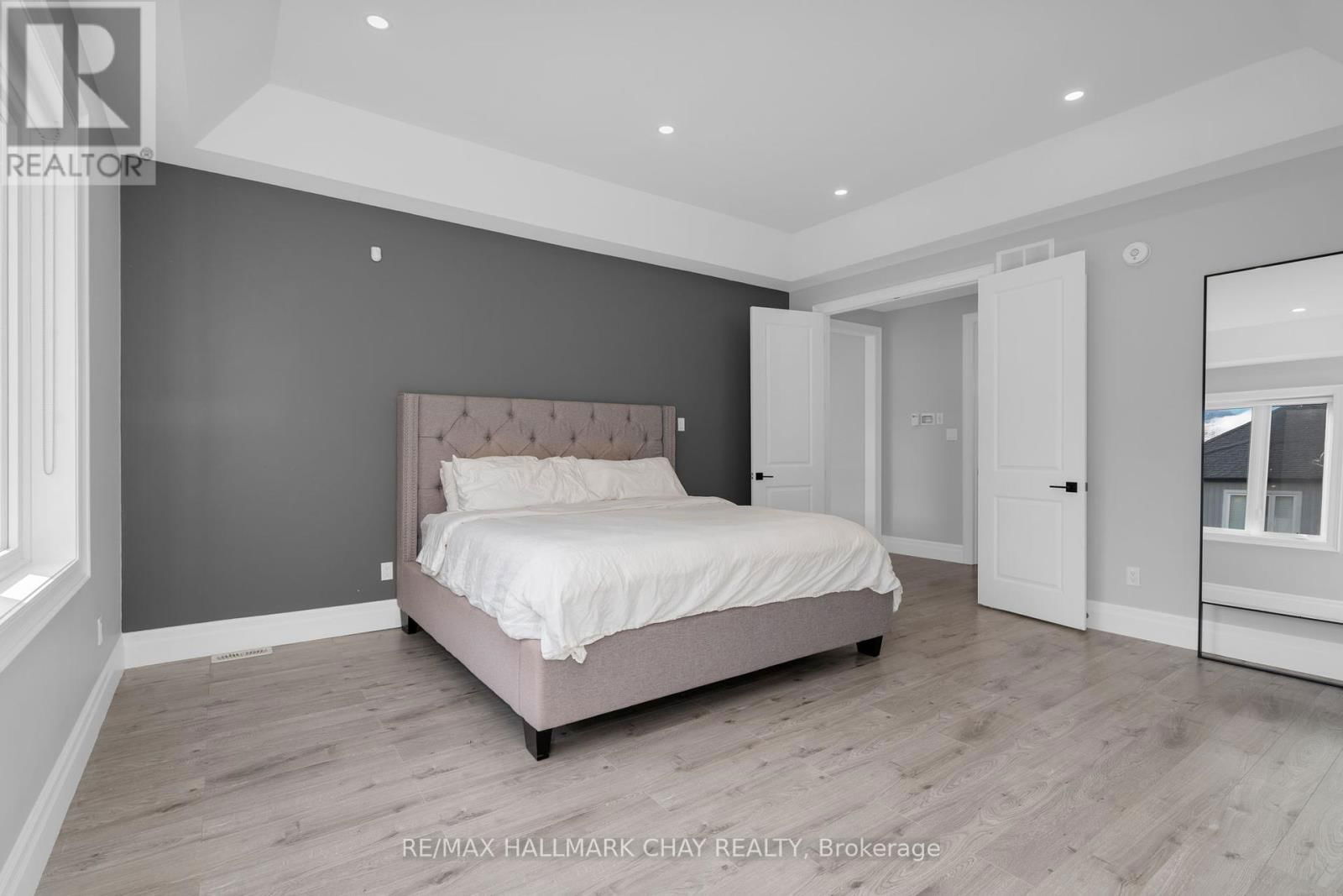 471 MOSLEY STREET Image 20