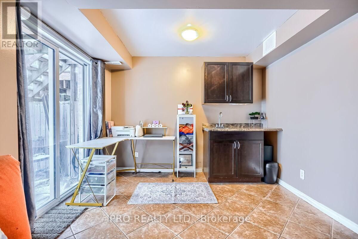 36 FORSYTH CRESCENT Image 29