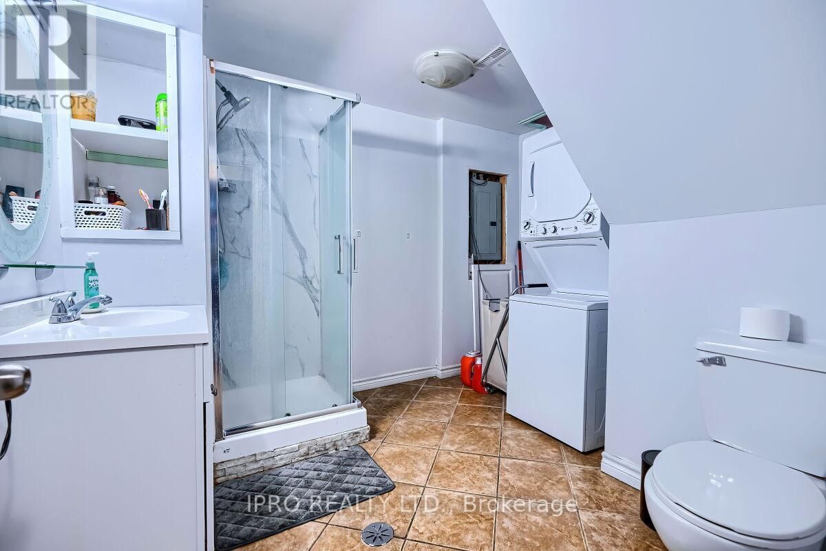 36 FORSYTH CRESCENT Image 32