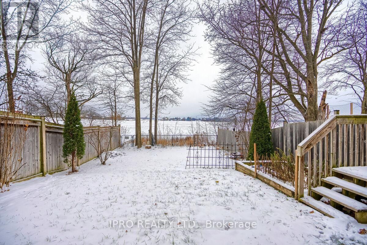 36 FORSYTH CRESCENT Image 37