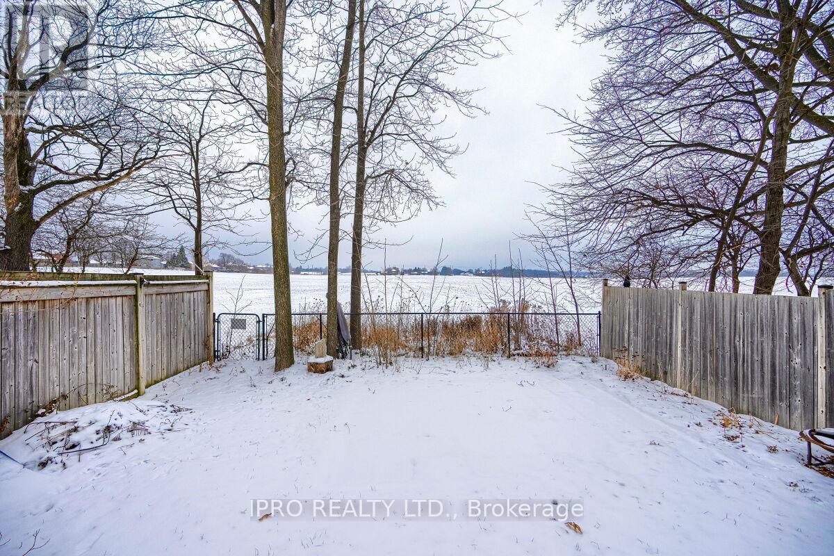 36 FORSYTH CRESCENT Image 39