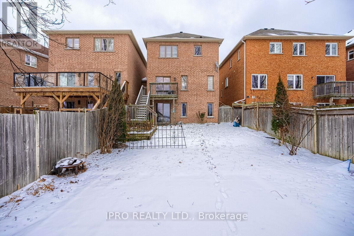 36 FORSYTH CRESCENT Image 40