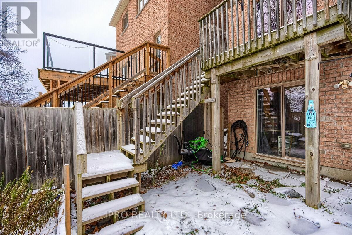 36 FORSYTH CRESCENT Image 41