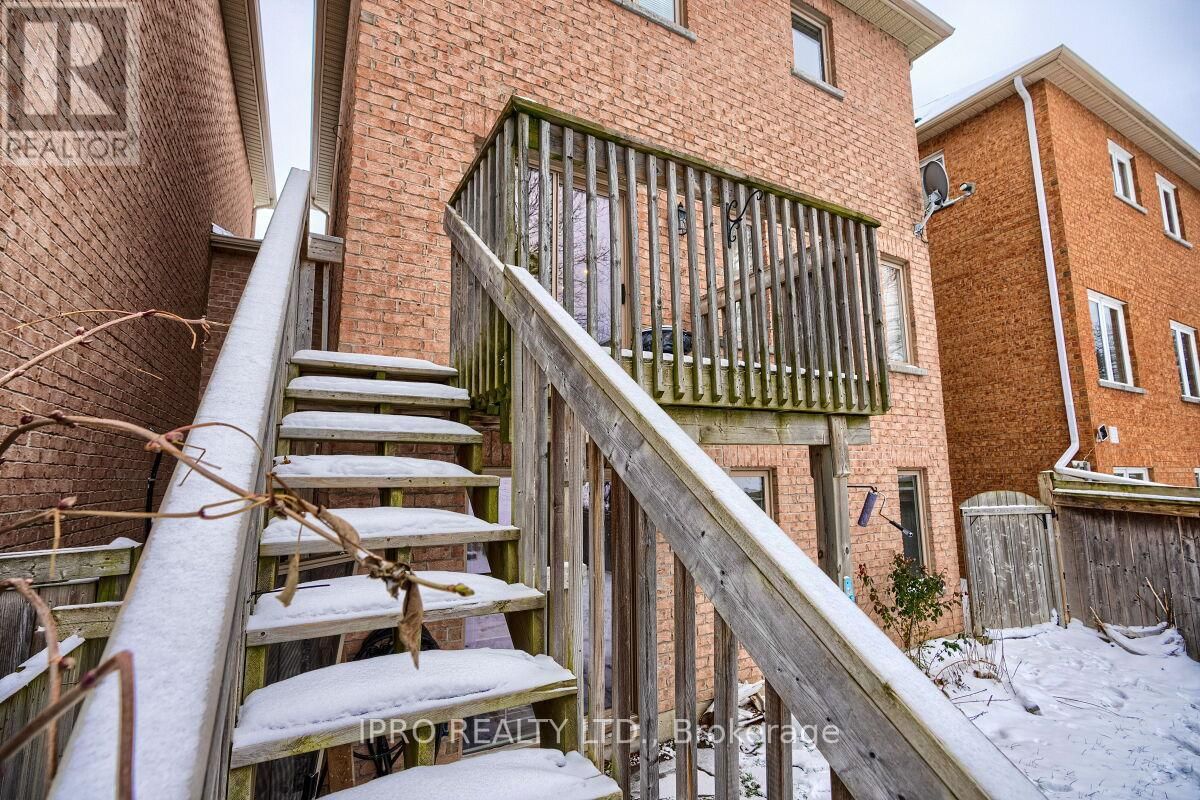 36 FORSYTH CRESCENT Image 42
