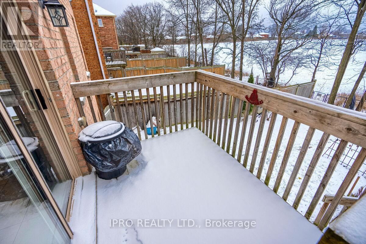 36 FORSYTH CRESCENT Image 43