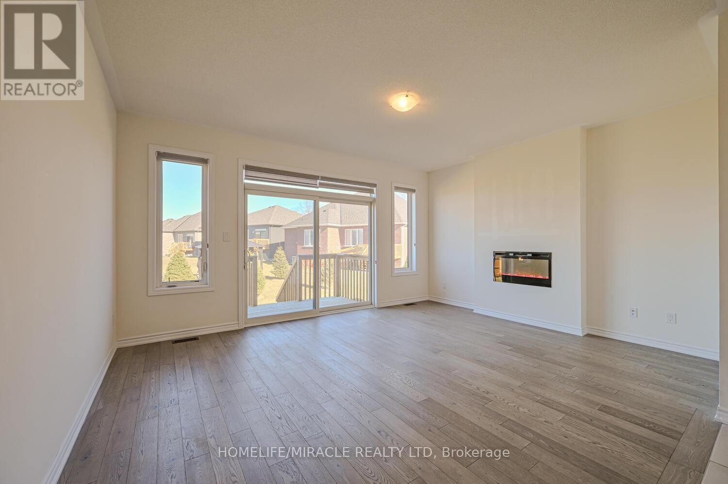 8 BEATRICE DRIVE Image 11