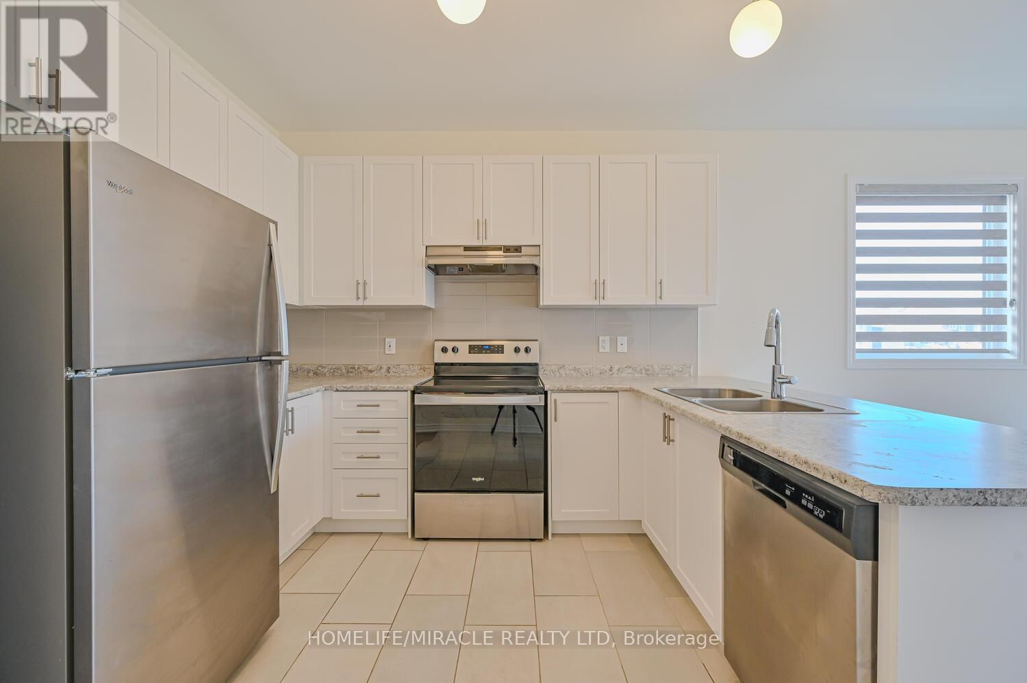 8 BEATRICE DRIVE Image 12