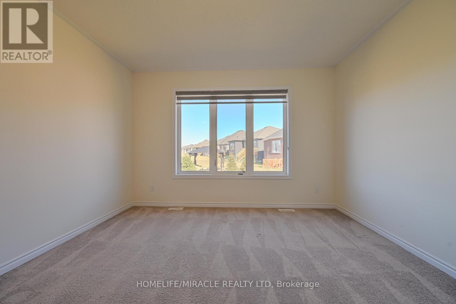 8 BEATRICE DRIVE Image 13