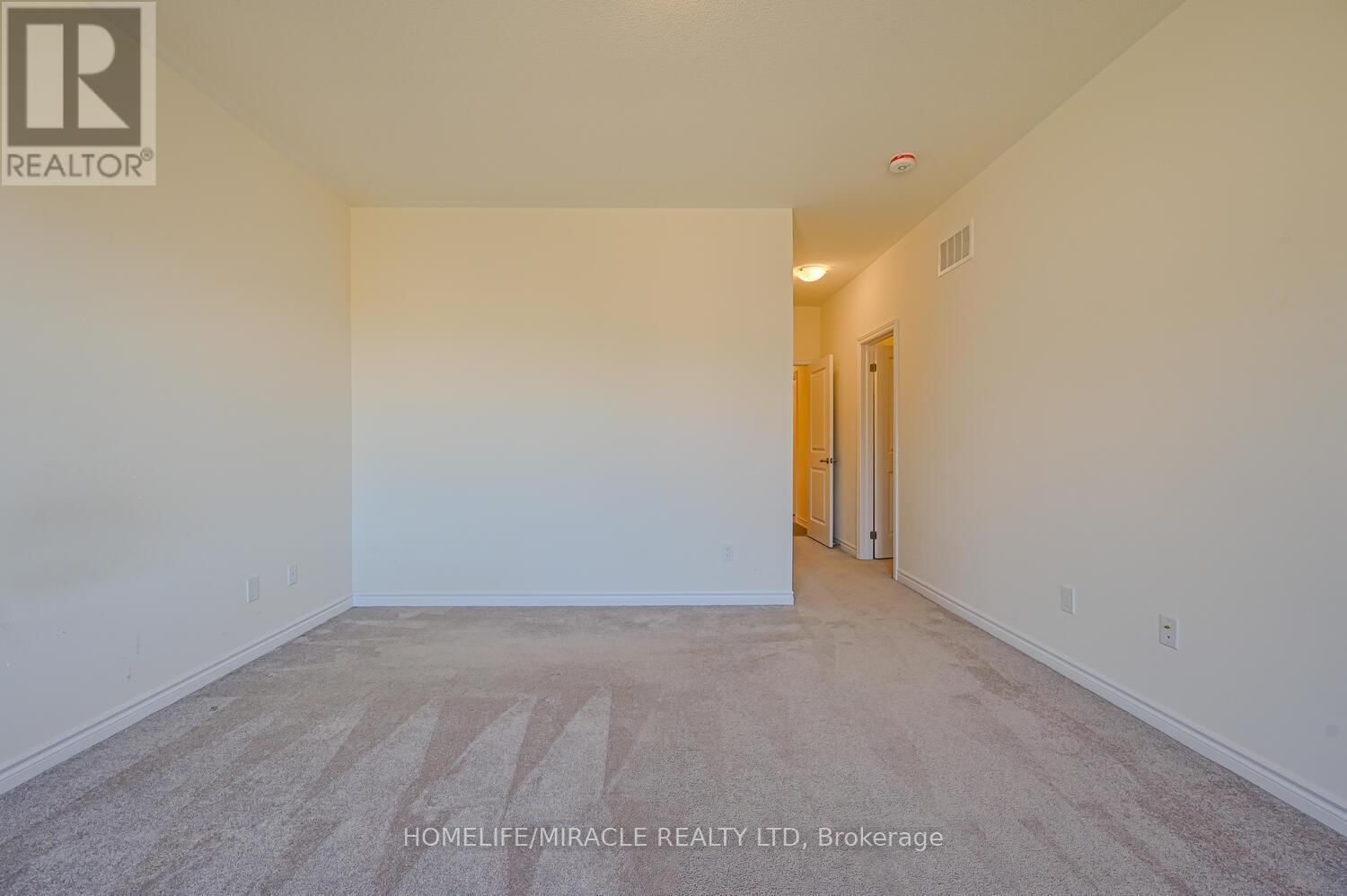 8 BEATRICE DRIVE Image 14