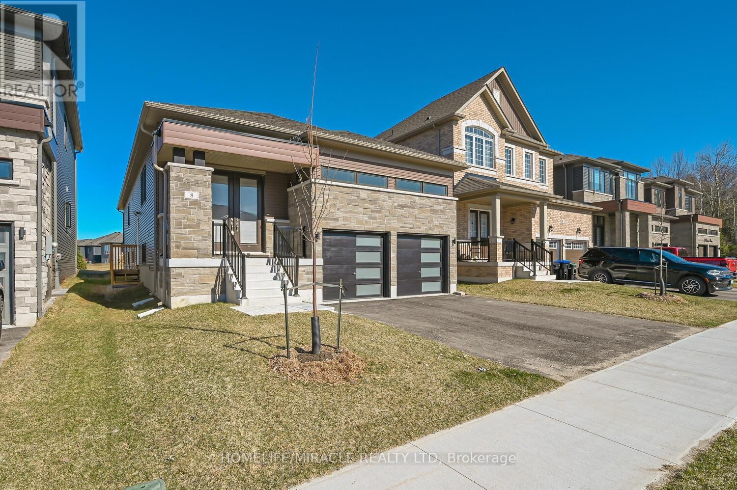 8 BEATRICE DRIVE Image 2