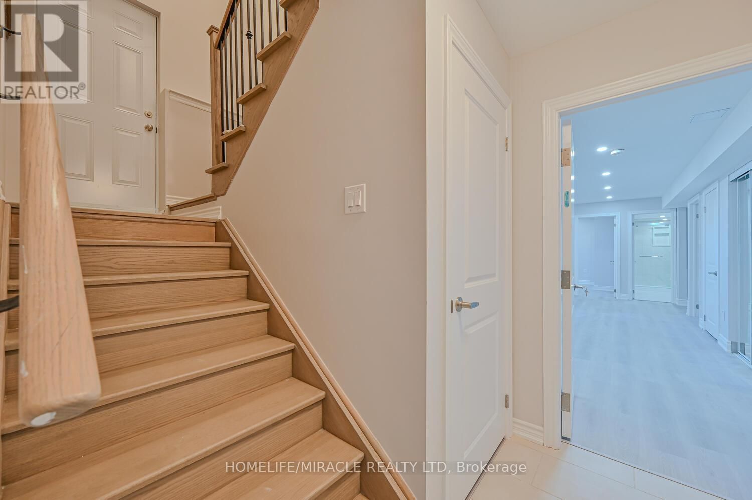 8 BEATRICE DRIVE Image 22