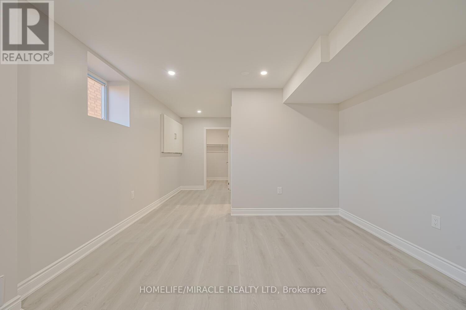 8 BEATRICE DRIVE Image 26