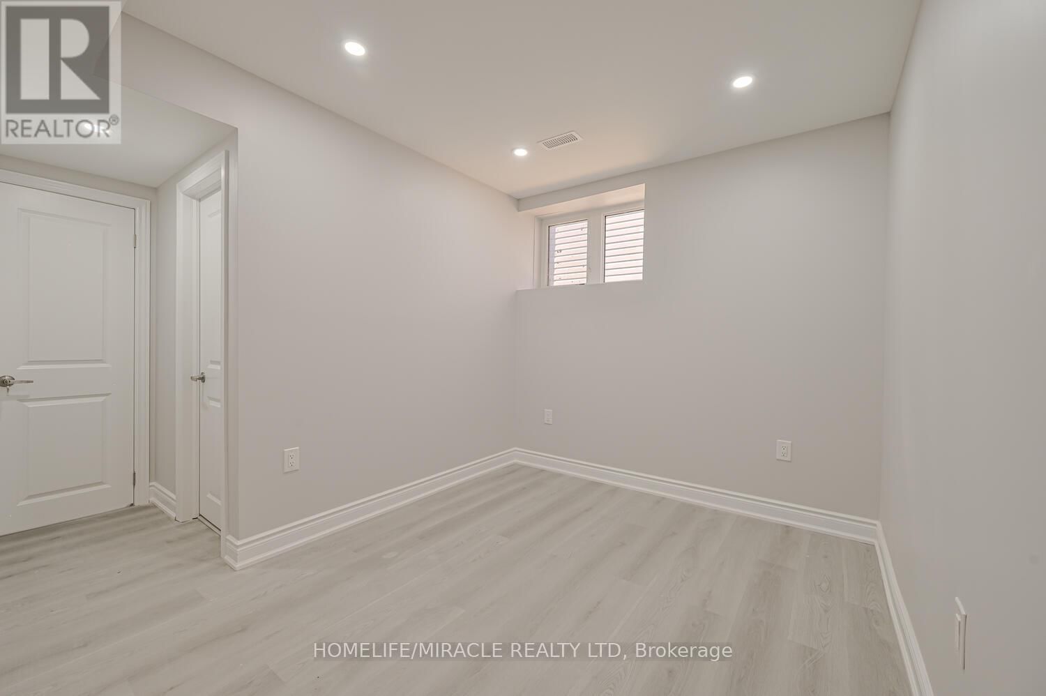8 BEATRICE DRIVE Image 30